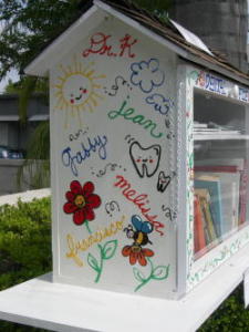 Larchmont Little Free Library4